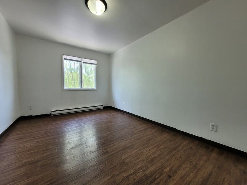1113 Geneva Rd - Photo 6 of 9