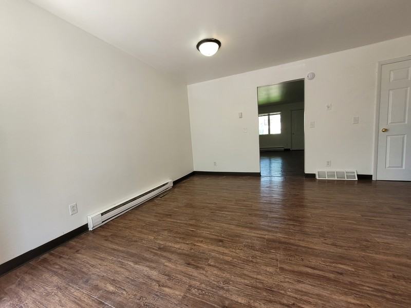1113 Geneva Rd - Photo 7 of 9