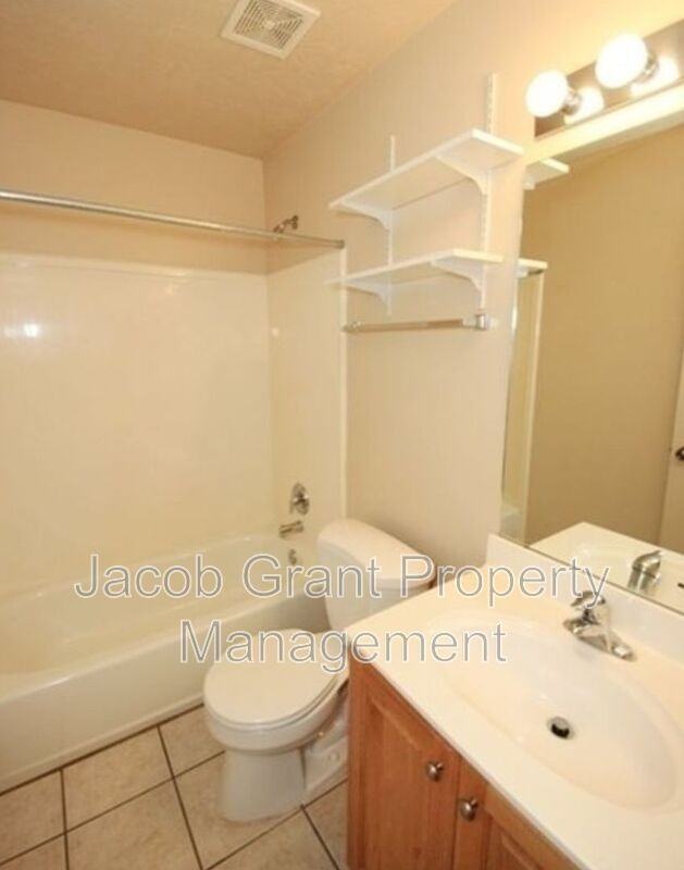 424 Alamo St - Photo 5 of 12