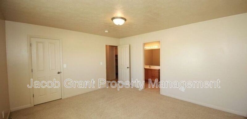424 Alamo St - Photo 6 of 12