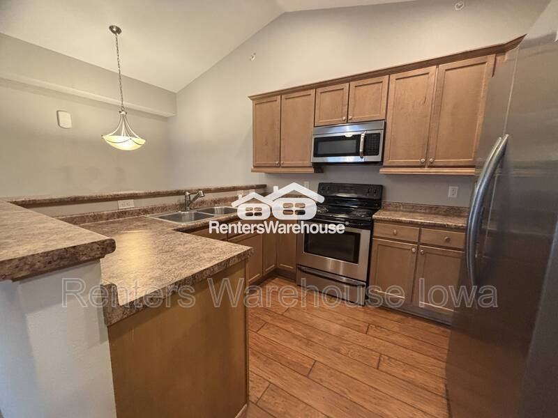 2000 Meadow Ct #204 - Photo 3 of 17
