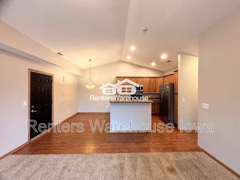 2000 Meadow Ct #204 - Photo 4 of 17