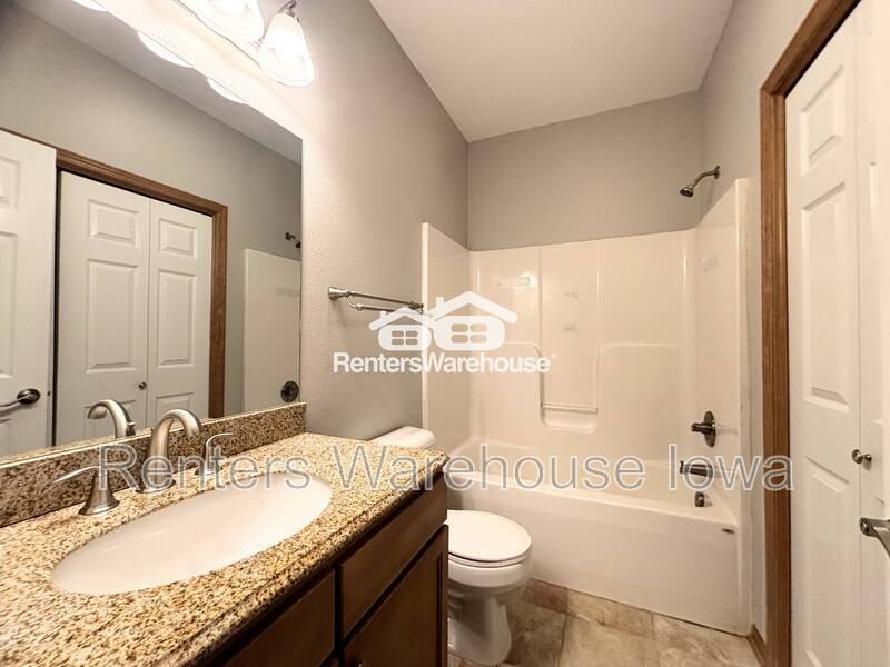 2000 Meadow Ct #204 - Photo 6 of 17