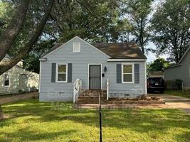 featured image of 2447 Twain Ave