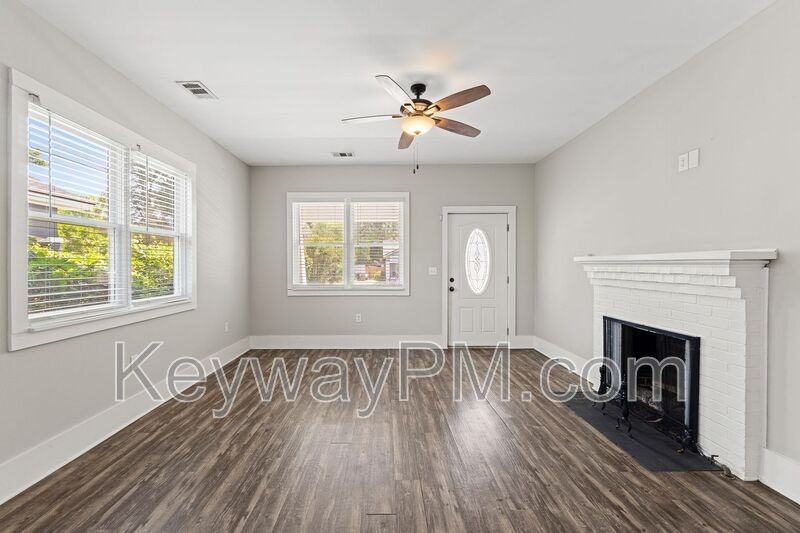 1315 Merry St - Photo 5 of 20