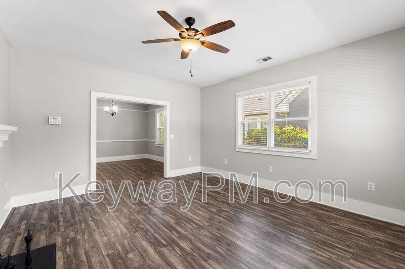 1315 Merry St - Photo 6 of 20