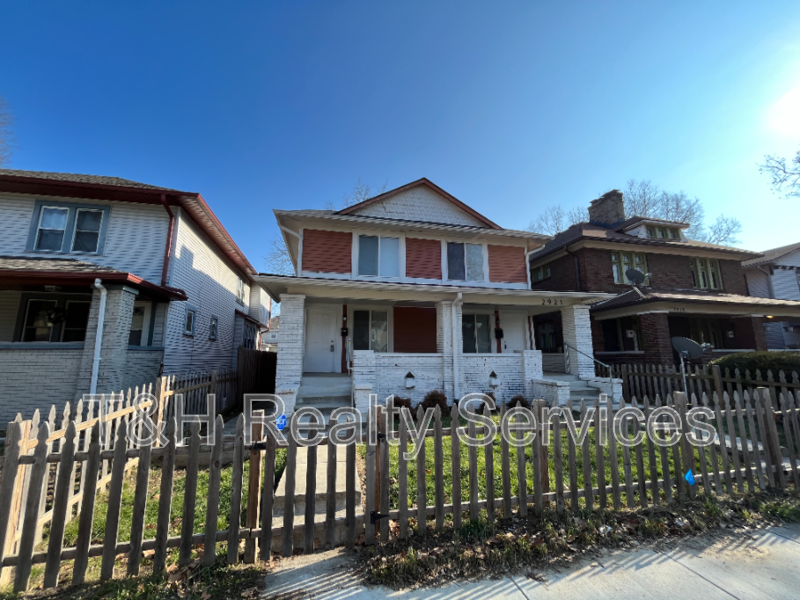 2921 N Delaware St - Photo 2 of 15