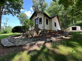 featured image of 267 Davis Creek Rd