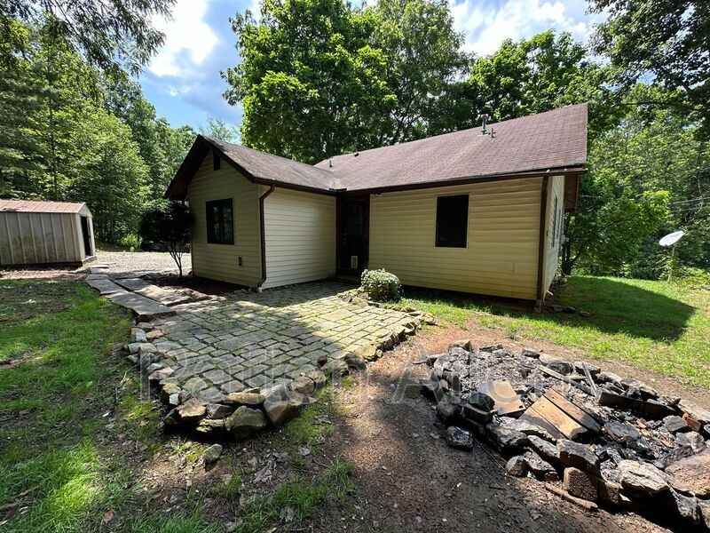 267 Davis Creek Rd - Photo 3 of 22