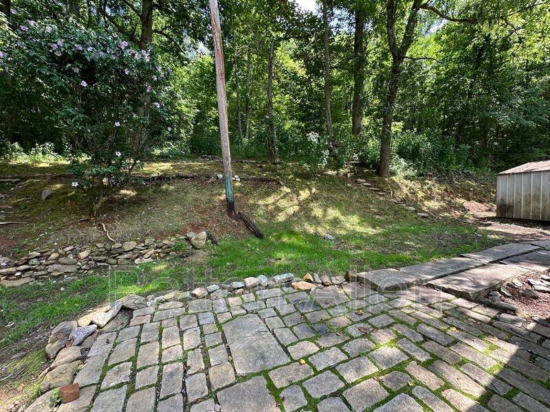 267 Davis Creek Rd - Photo 4 of 22
