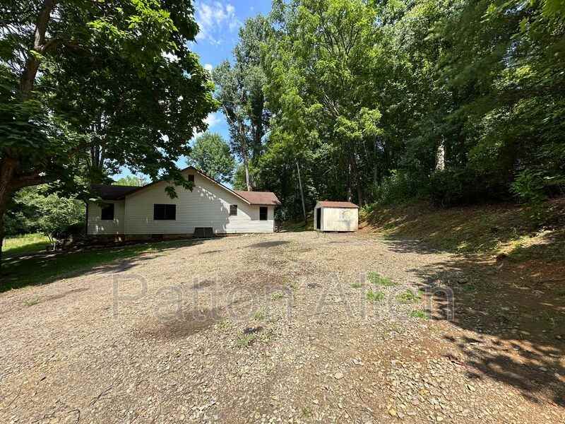 267 Davis Creek Rd - Photo 5 of 22