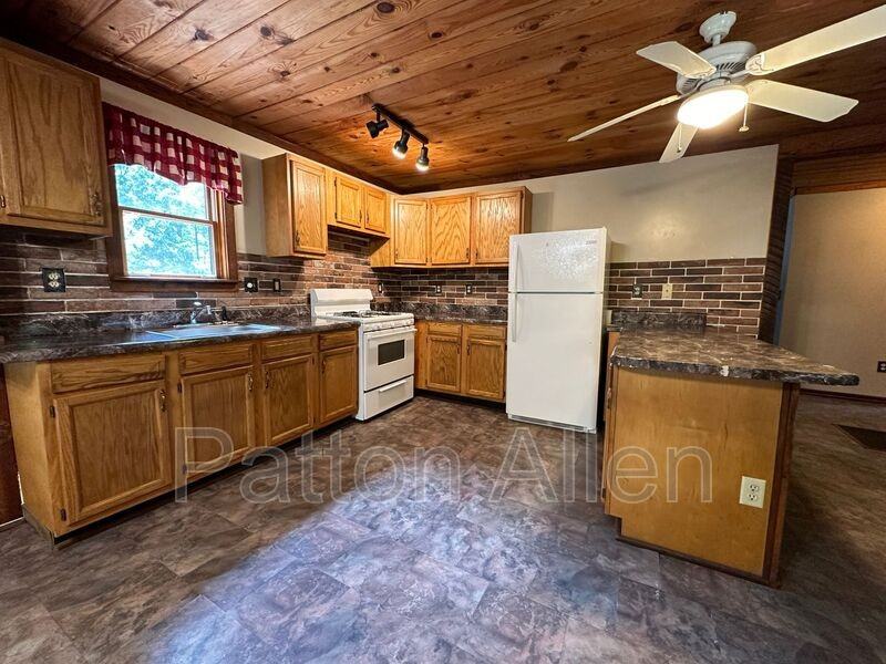 267 Davis Creek Rd - Photo 7 of 22