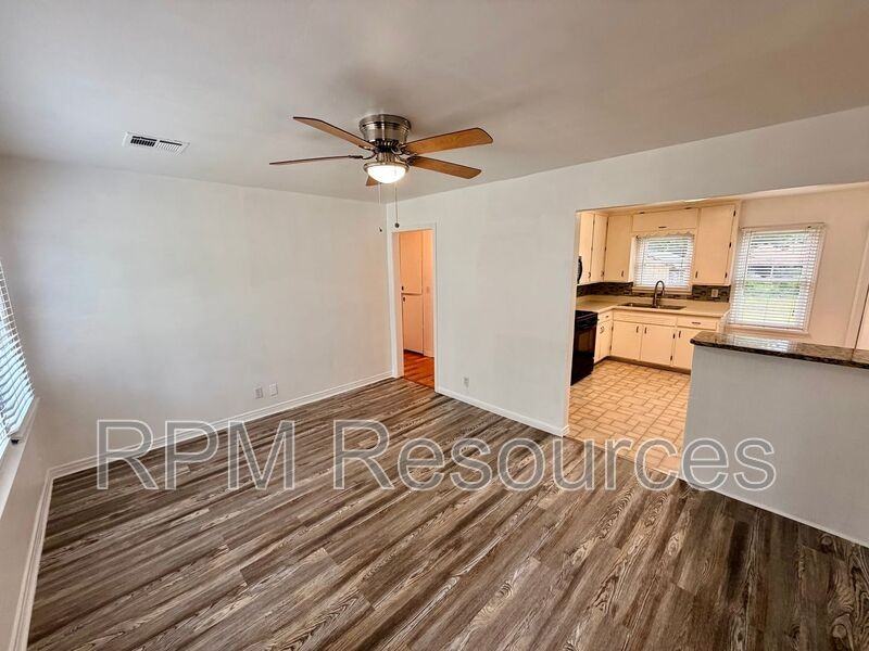 6714 Nw 27th St - Photo 2 of 12