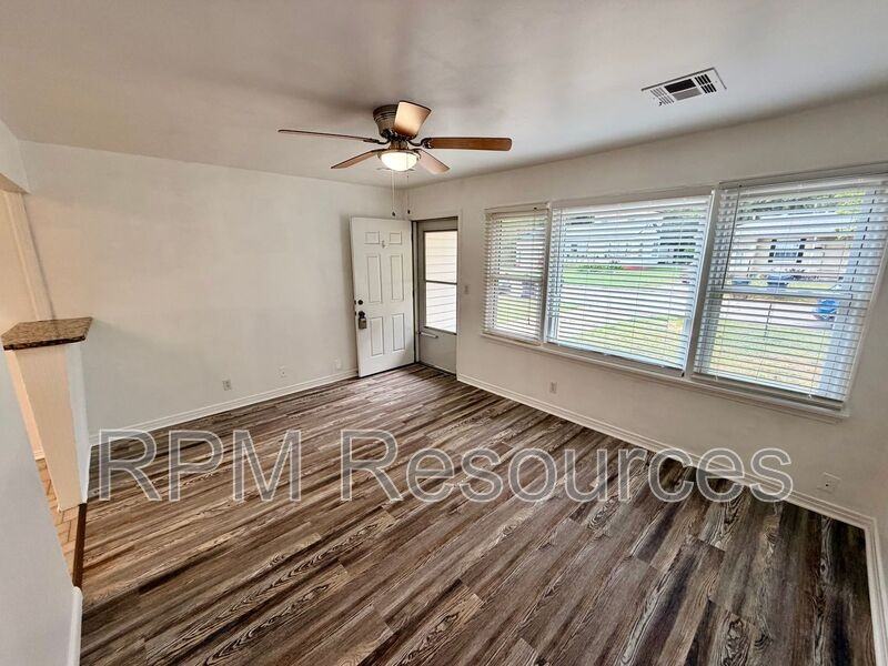 6714 Nw 27th St - Photo 3 of 12