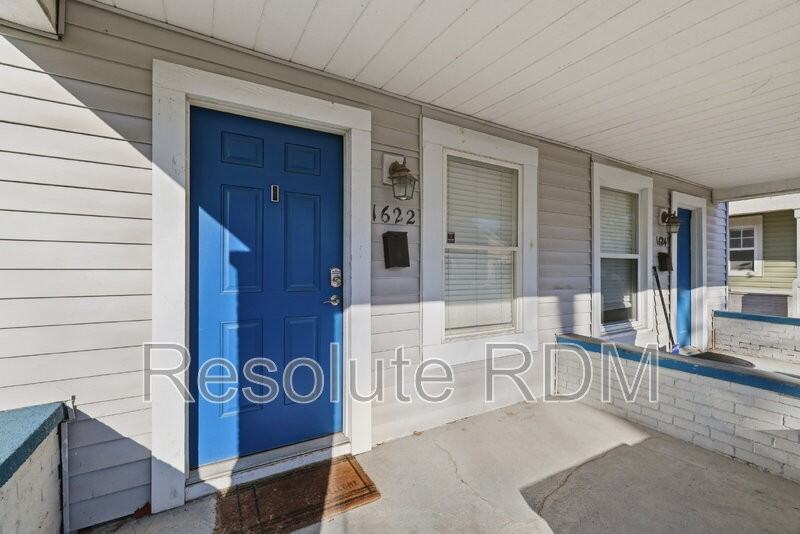 1622 Yandes St - Photo 4 of 24