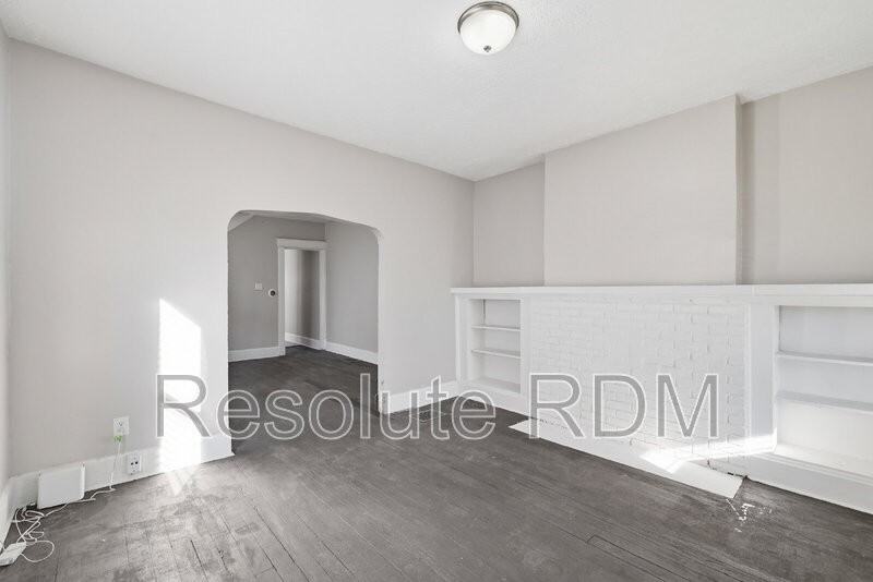1622 Yandes St - Photo 6 of 24