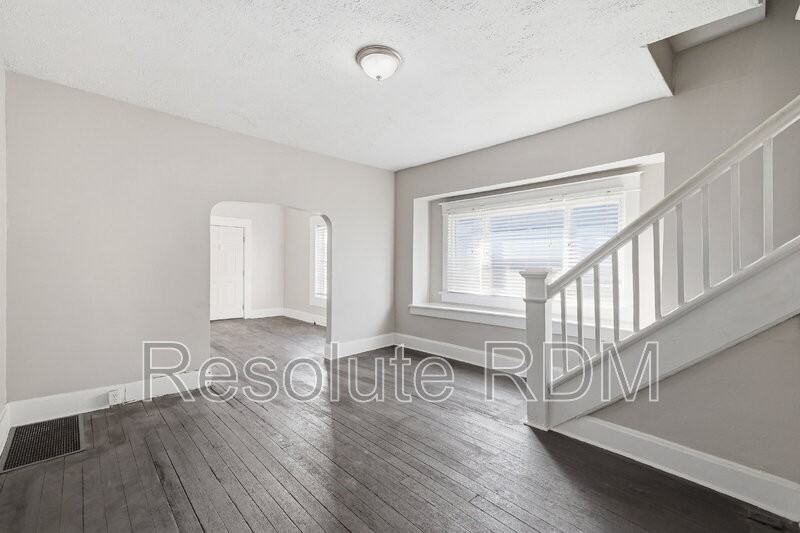 1622 Yandes St - Photo 7 of 24