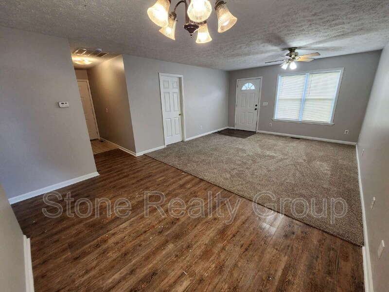4874 Pine Ridge Ct - Photo 2 of 9