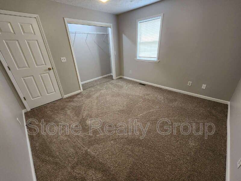 4874 Pine Ridge Ct - Photo 5 of 9