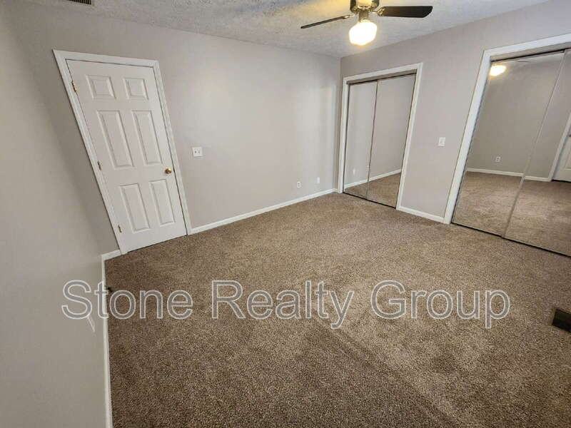 4874 Pine Ridge Ct - Photo 6 of 9