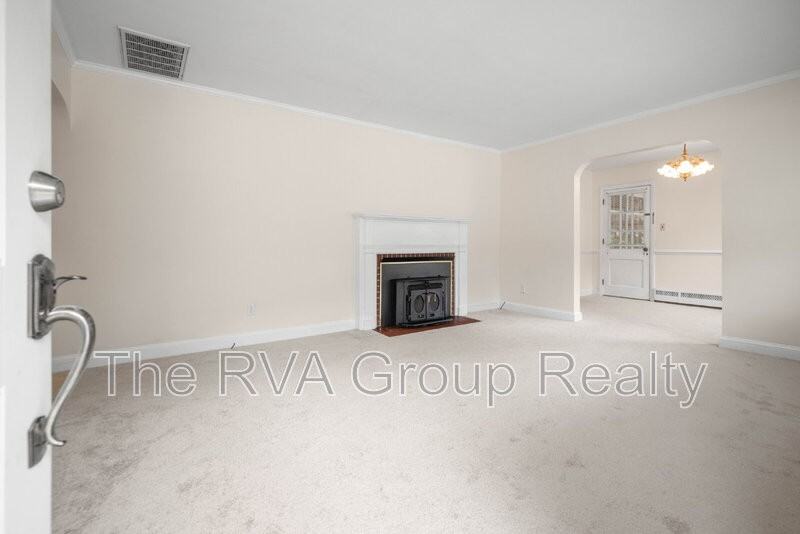 10530 Lambeth Rd - Photo 5 of 46