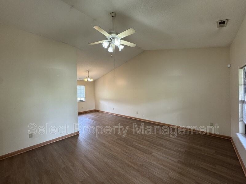 8422 Lionsgate Run - Photo 2 of 21