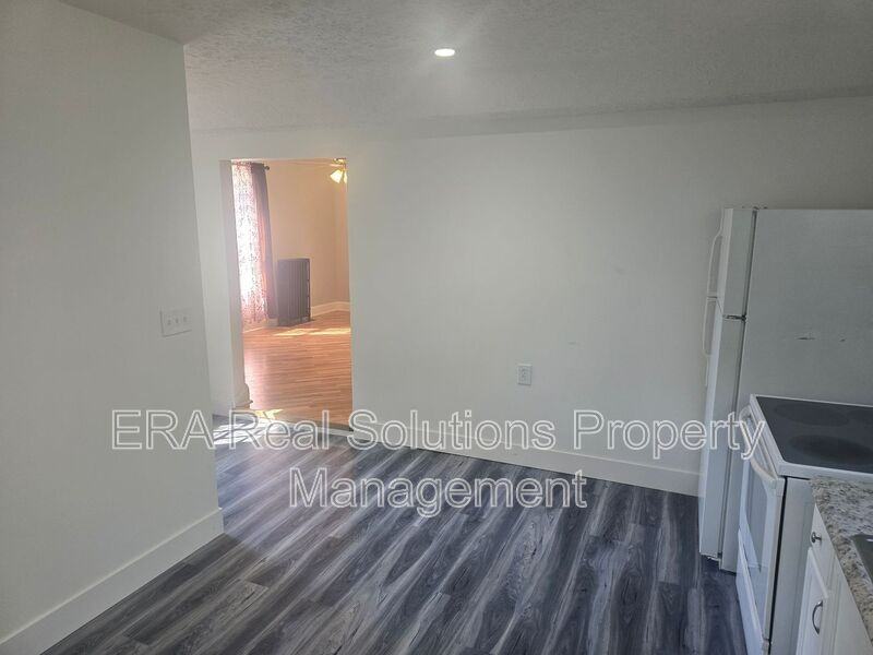 1370 East Ave - Photo 3 of 11