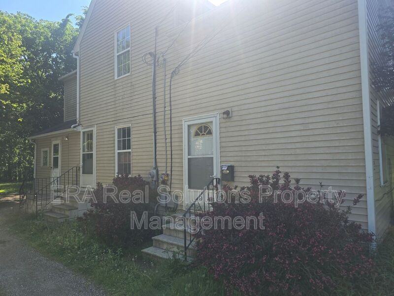 1370 East Ave - Photo 4 of 11