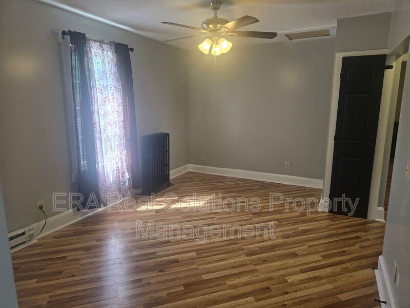 1370 East Ave - Photo 5 of 11