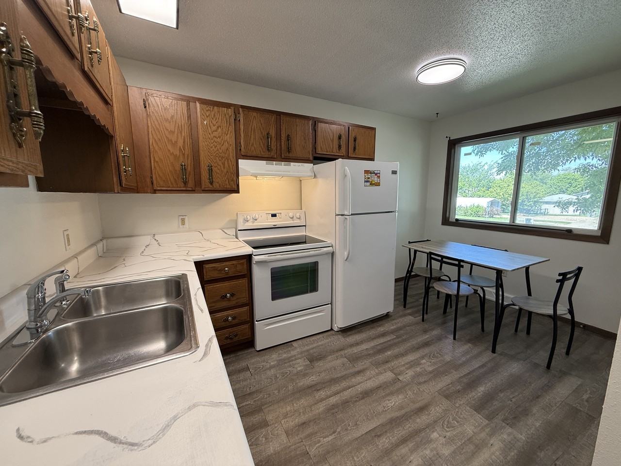 616 8th Ave Ne #2 - Photo 5 of 8