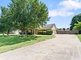 featured image of 105 Dorchester Ln #1