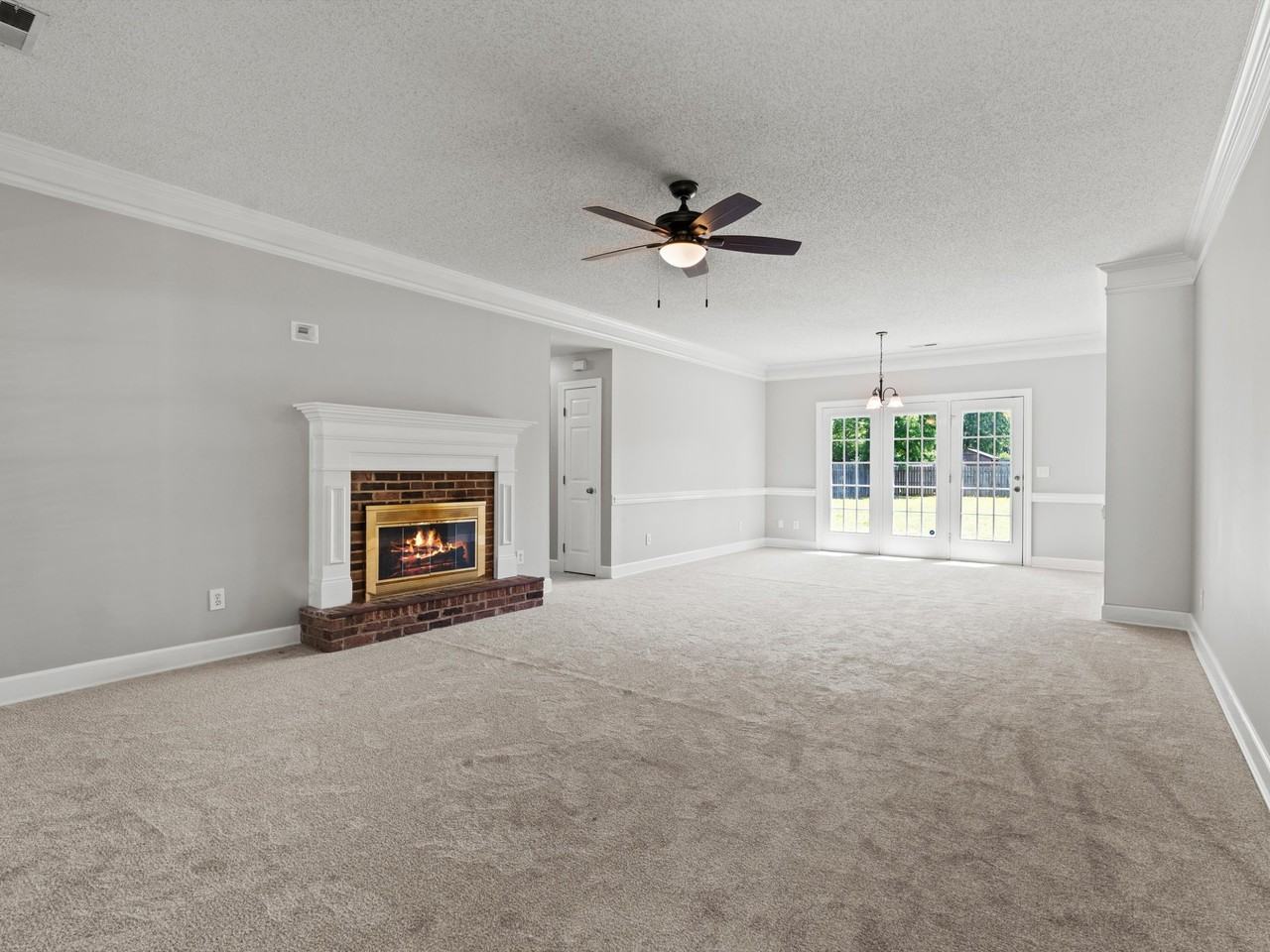 105 Dorchester Ln #1 - Photo 2 of 10