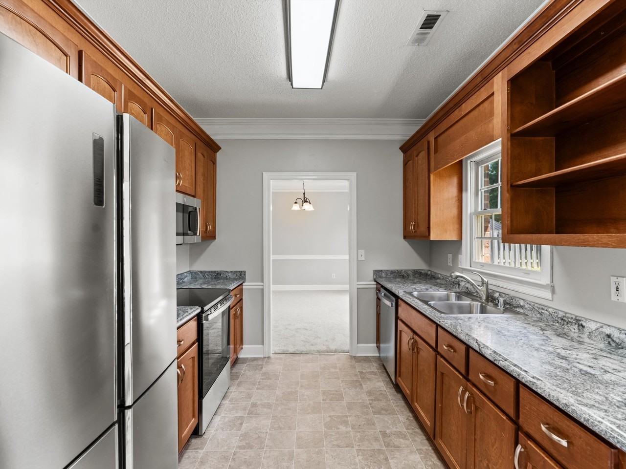 105 Dorchester Ln #1 - Photo 4 of 10