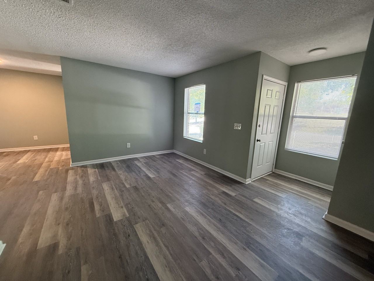 1725 Kathleen Dr #B - Photo 4 of 23