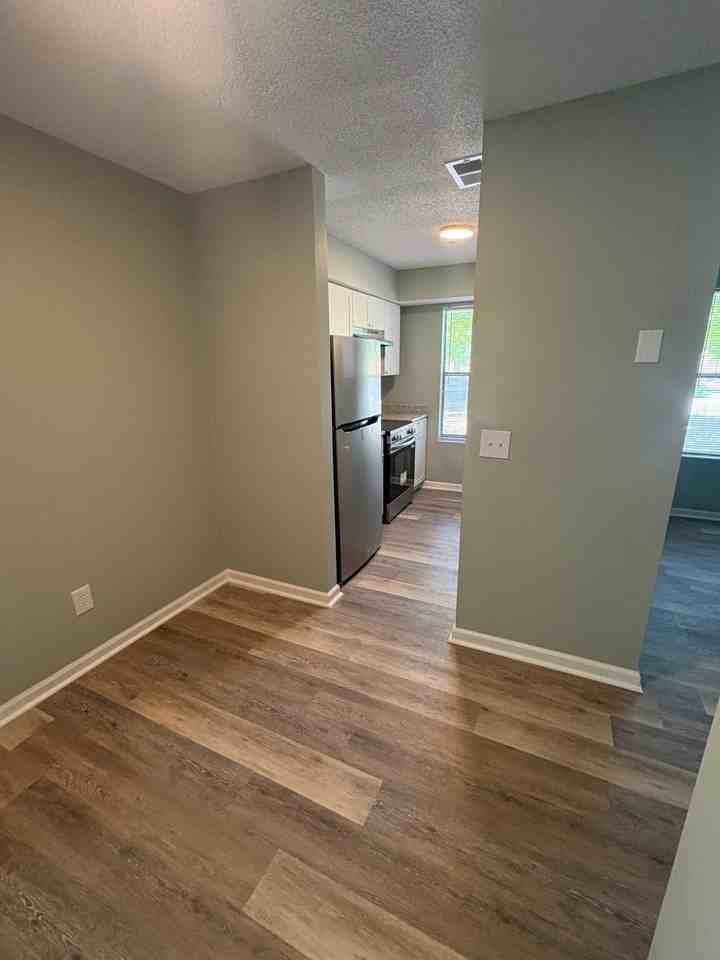 1725 Kathleen Dr #B - Photo 5 of 23