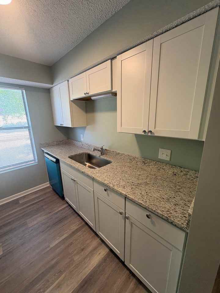 1725 Kathleen Dr #B - Photo 7 of 23