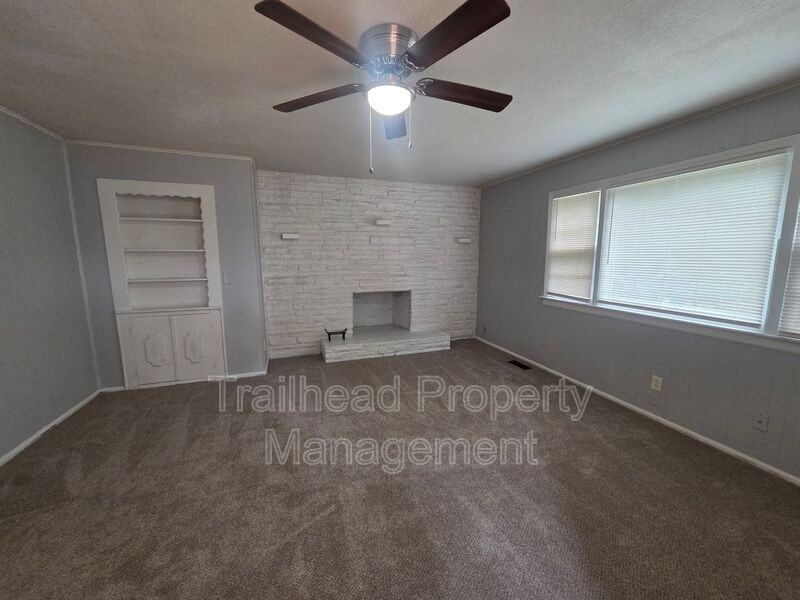 9613 E 25th Ter S - Photo 5 of 17