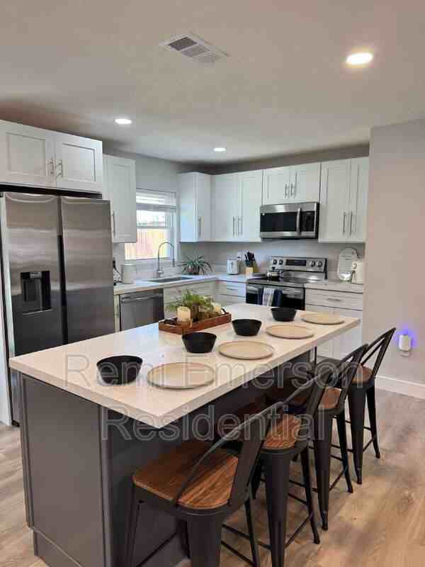 14120 Rutgers Ave - Photo 2 of 14