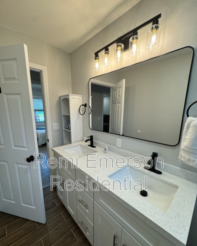14120 Rutgers Ave - Photo 7 of 13