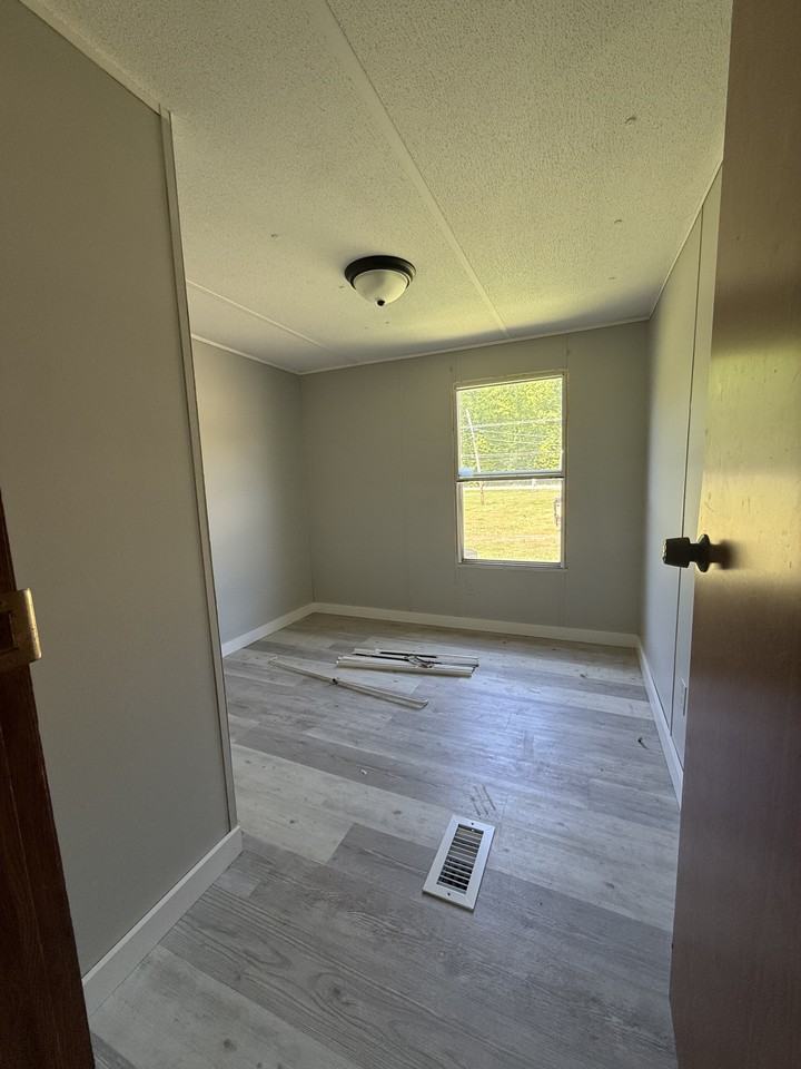 4617 Us Highway 60 W #1 - Photo 6 of 27