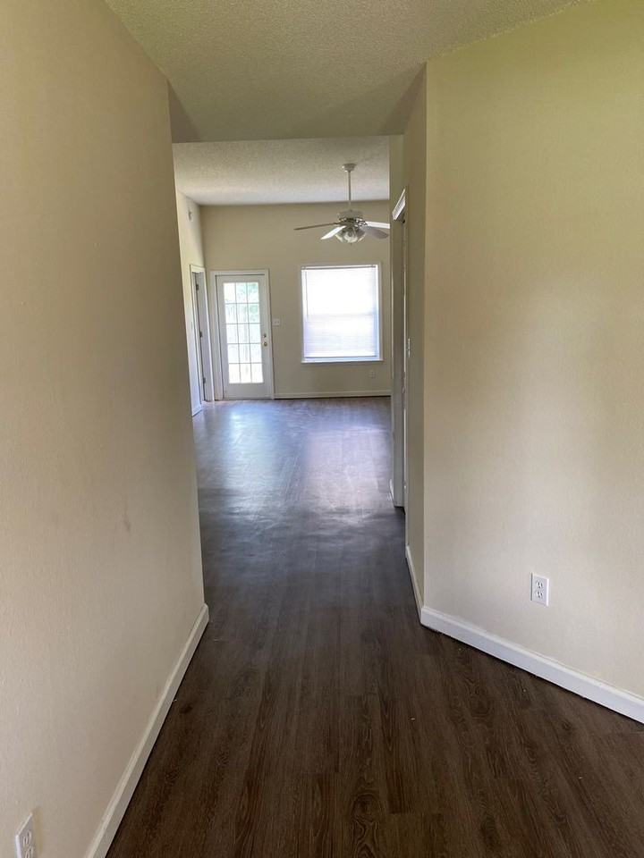2760 Oakleigh Ct - Photo 2 of 15