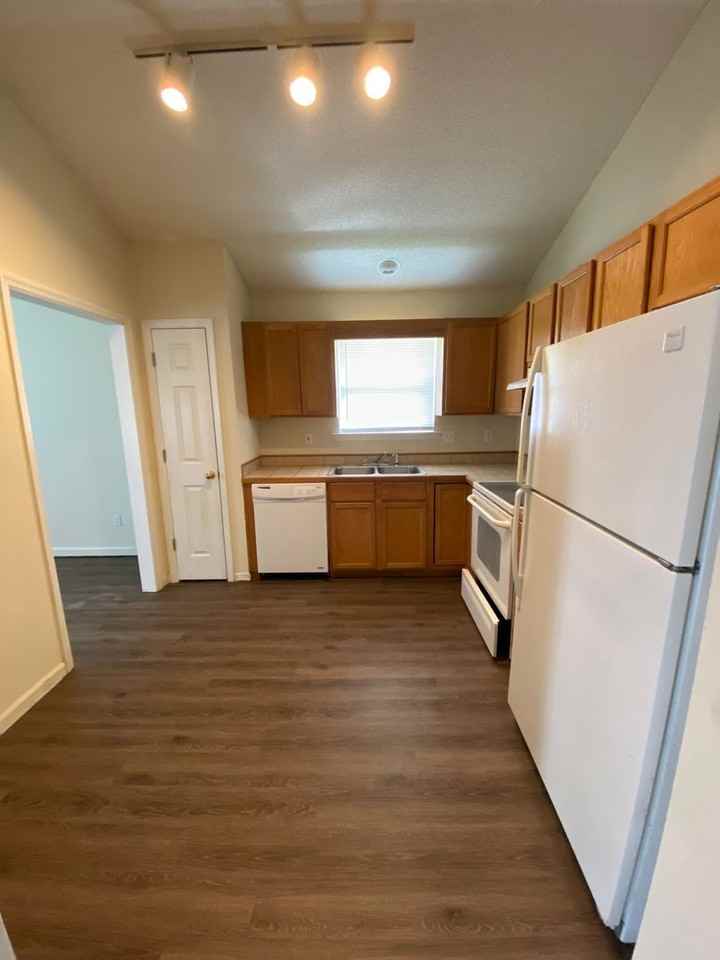 2760 Oakleigh Ct - Photo 6 of 15