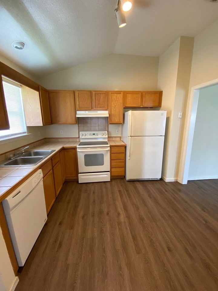 2760 Oakleigh Ct - Photo 7 of 15