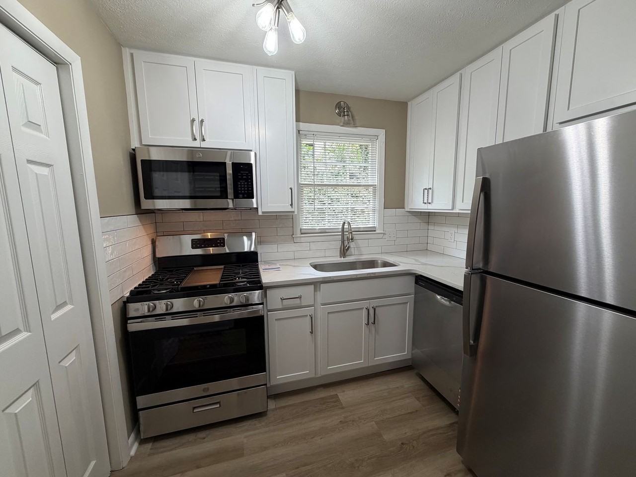 535 Godfrey Ln - Photo 2 of 7