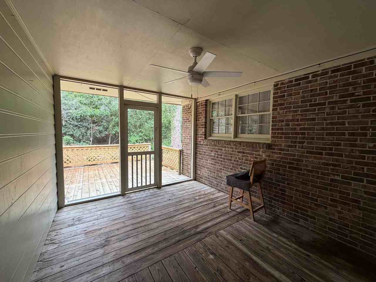 535 Godfrey Ln - Photo 4 of 7