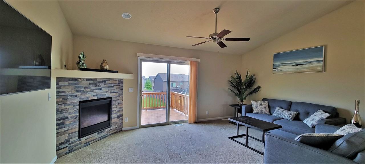 14474 Potter St - Photo 2 of 10