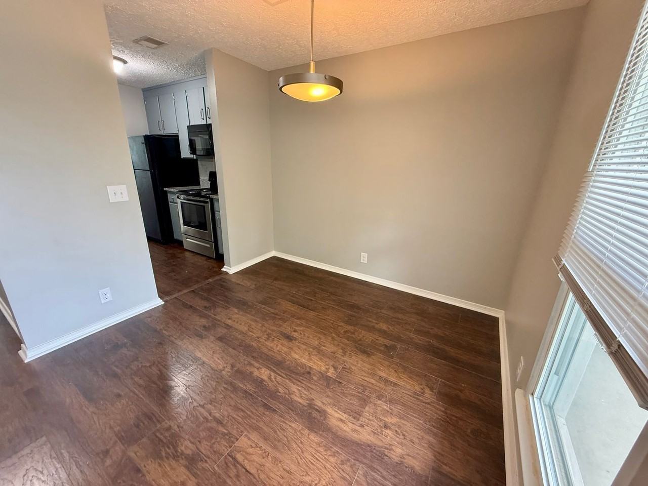 1010 Rachels Square Dr - Photo 6 of 22