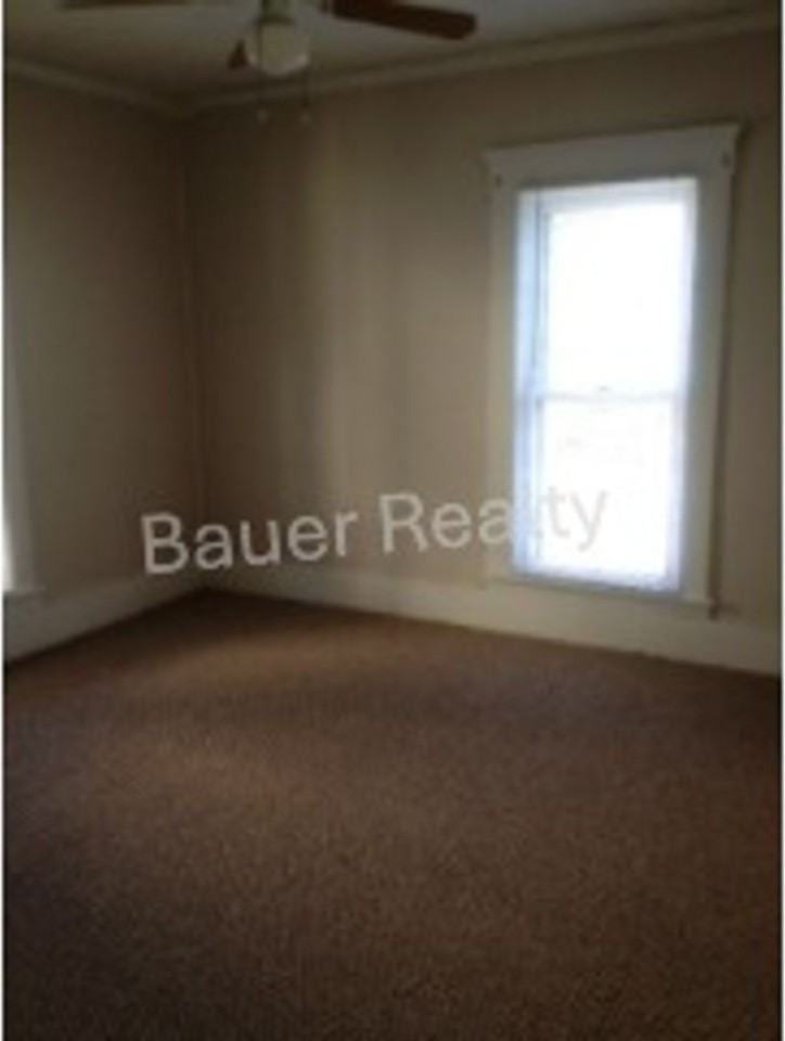 300 Vesper St - Photo 6 of 6