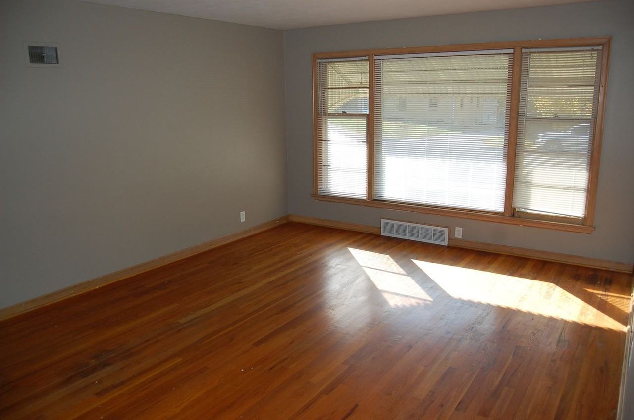 4232 B St - Photo 4 of 31