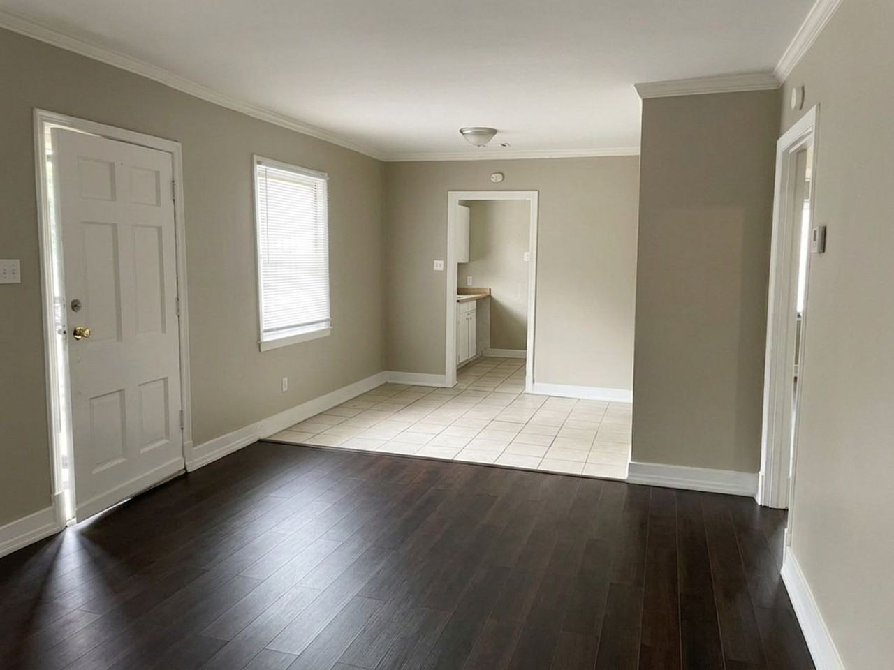 393 Hodges St - Photo 3 of 8